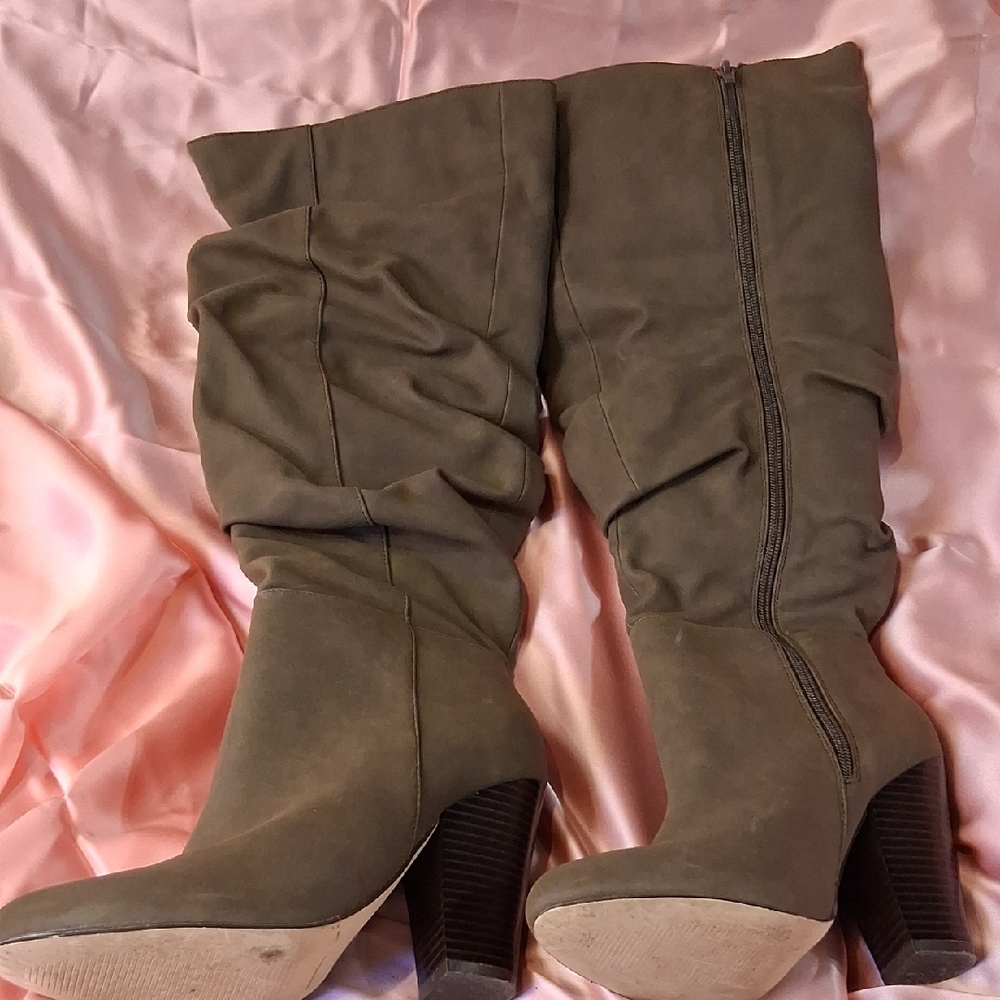Stylish Women's Knee-High Boots